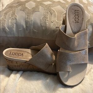 Lucca lane leather sandals in like new condition
